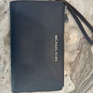Michael Kors wristlet phone wallet
